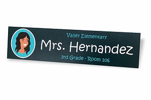 Your organization’s personalized name plates should have a design that either matches your office décor or employees’ personalities.