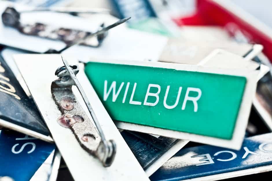 How to Choose the Right Name Badge Materials for Your Business’s Needs